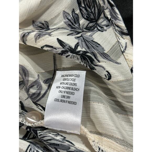 By & By Women’s Floral Sheer Blouse NWT Cream Gray Button Front Lined Top Sz S - Picture 10 of 12